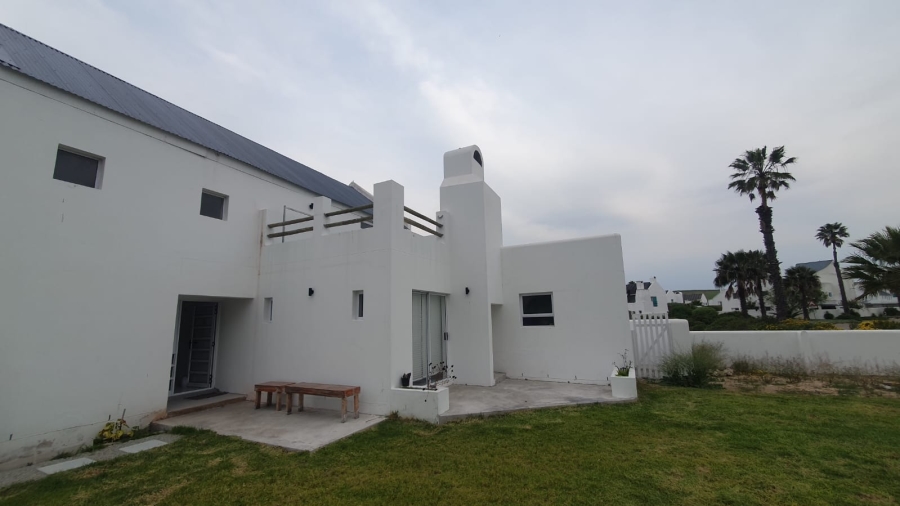 4 Bedroom Property for Sale in Lampiesbaai Western Cape